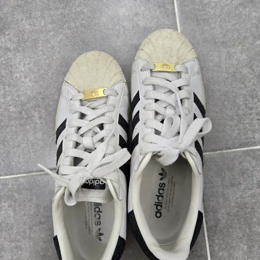 [SOLD OUT] 아디다스 슈퍼스타 82 화이트 블랙 스네이크 (IF7465)