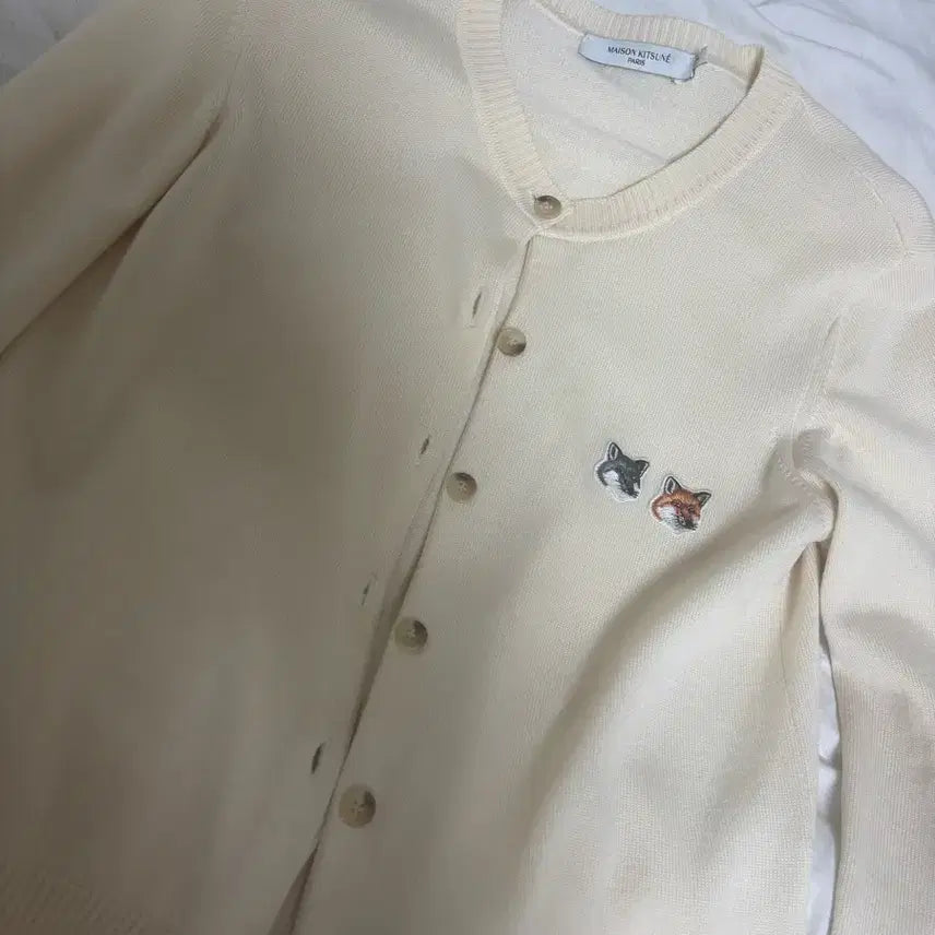[BUNJANG] Maison Kitsune Double Fox Cardigan Ecru (S) / 메종키츠네 더블 폭스 가디건 에크루 s사이즈
