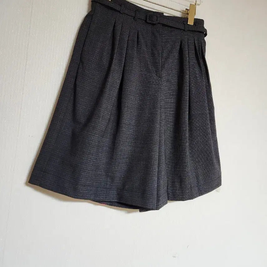 [BUNJANG] Gleam 2024 Wool Blend Belted Pleated Wide 5-Pocket Pants / Gleam2024여름용 울80%벨티드 핀턱 와이드 5부팬츠27~28