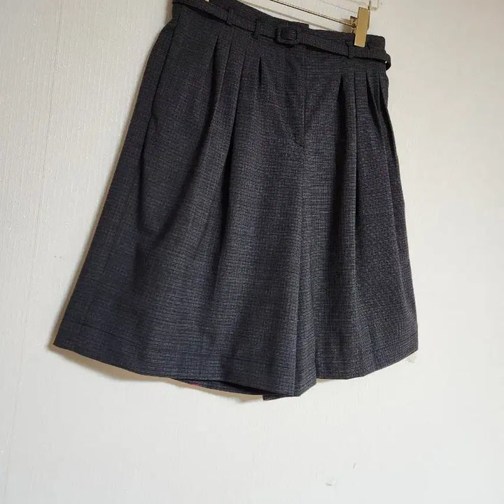 [BUNJANG] Gleam 2024 Wool Blend Belted Pleated Wide 5-Pocket Pants / Gleam2024여름용 울80%벨티드 핀턱 와이드 5부팬츠27~28