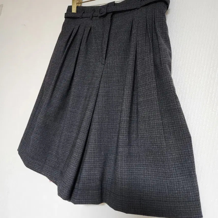 [BUNJANG] Gleam 2024 Wool Blend Belted Pleated Wide 5-Pocket Pants / Gleam2024여름용 울80%벨티드 핀턱 와이드 5부팬츠27~28