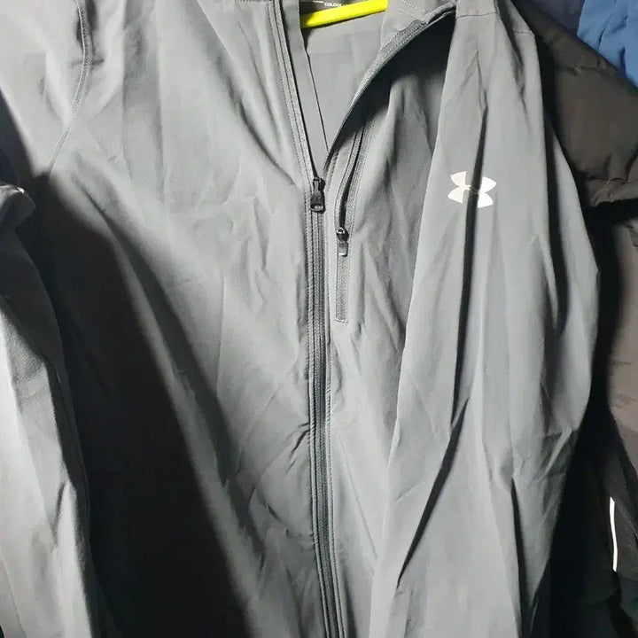 [SOLD OUT] 언더아머 바람막이 L 회색 남성 새상품