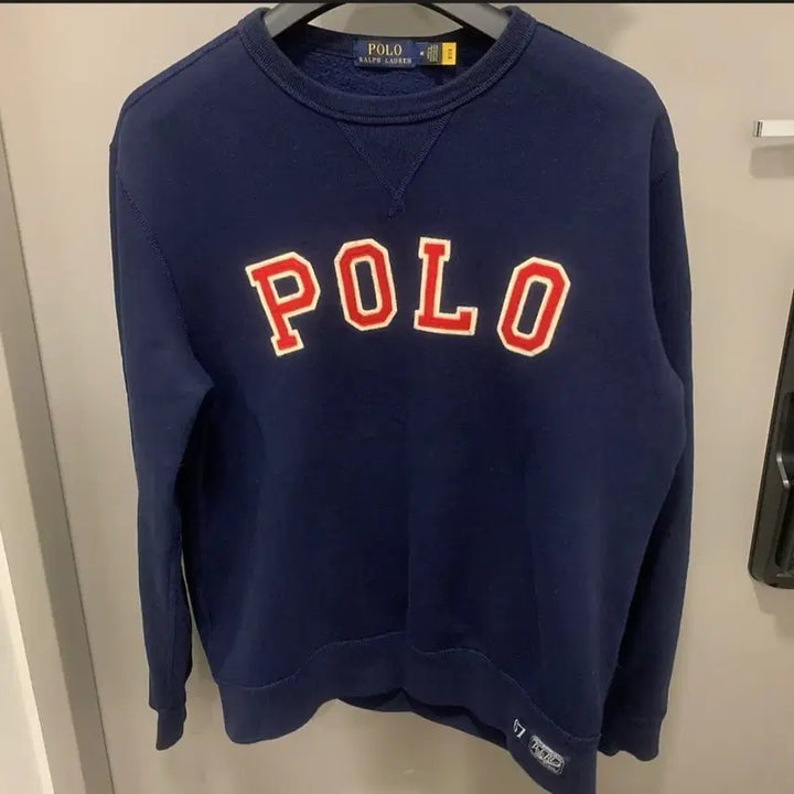 [SOLD OUT] 폴로 레터링 맨투맨  네이비 L 팝니다