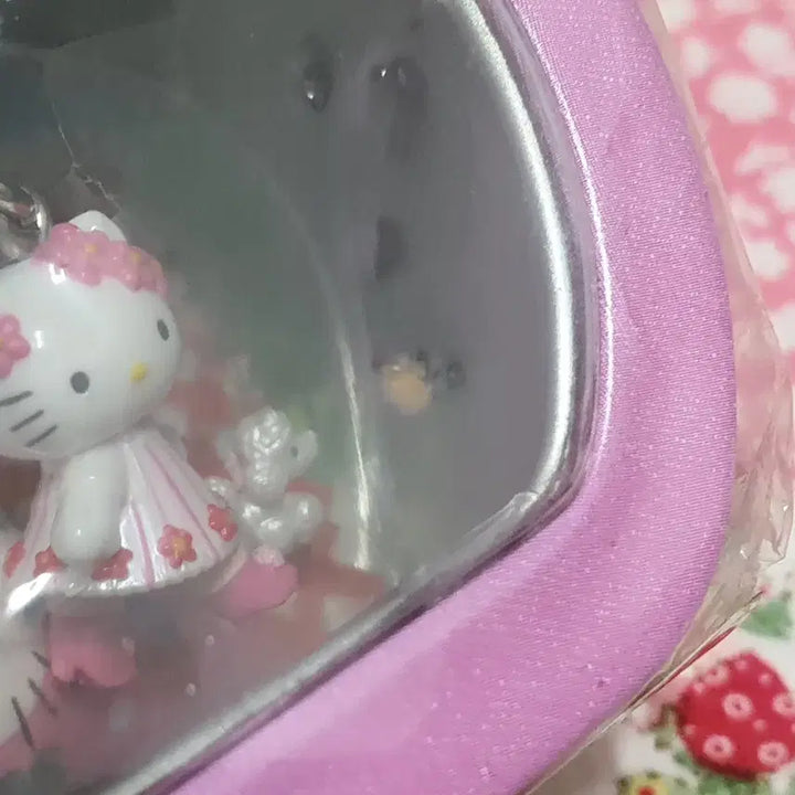 [BUNJANG] Kitty Puppy Walking Strap Tin Case / 고전 키티 강아지 산책 스트랩 틴케이스