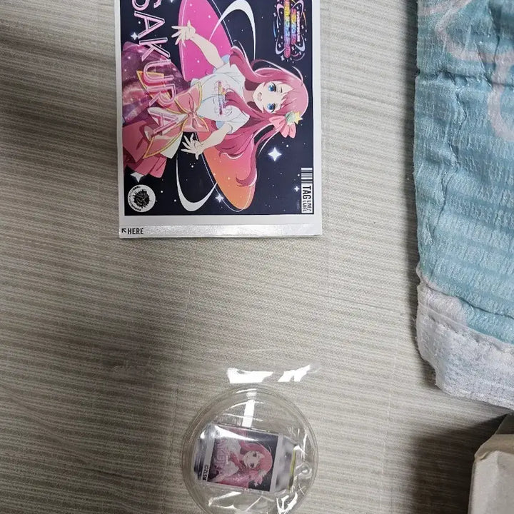 [BUNJANG] Zombieland Saga Minamoto Sakura Can Sticker + Acrylic Keyring / 좀비랜드사가 미나모토 사쿠라 캔 스티커+아크릴 키링
