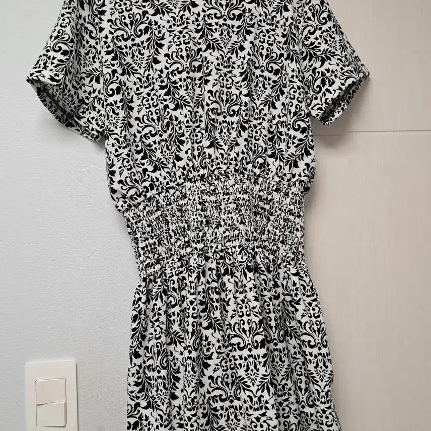 [BUNJANG] Black Lady Story Pattern Midi Dress / 블랙 레이디 스토리 패턴 원피스