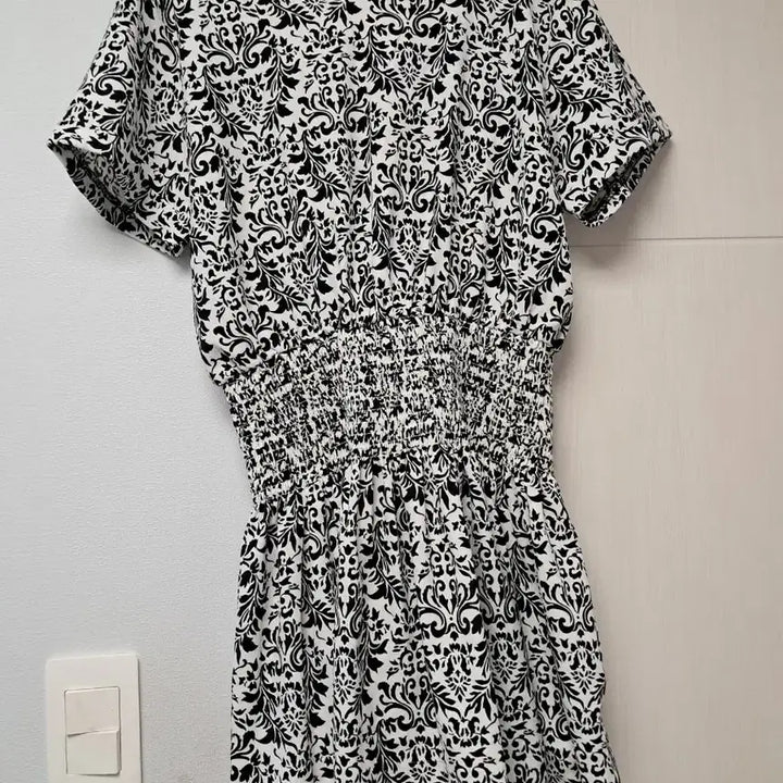 [BUNJANG] Black Lady Story Pattern Midi Dress / 블랙 레이디 스토리 패턴 원피스
