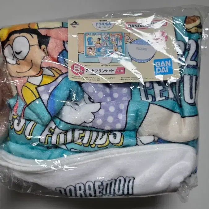 [BUNJANG] Doraemon Revible Moment Art Blanket / 도라에몽 Revible moment 아트 블랭킷 판매합니다.