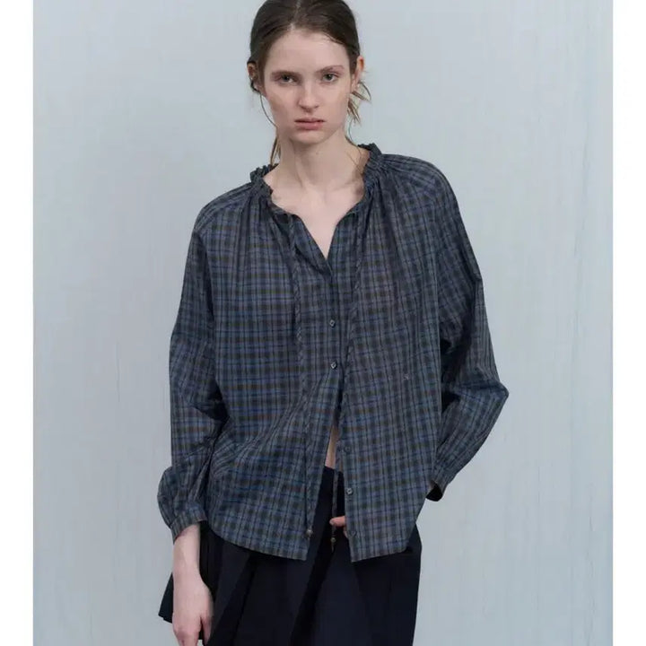 [BUNJANG] Poeto Check Frame Blouse Navy / 택포새상품)포에토 체크 프레임 블라우스 네이비