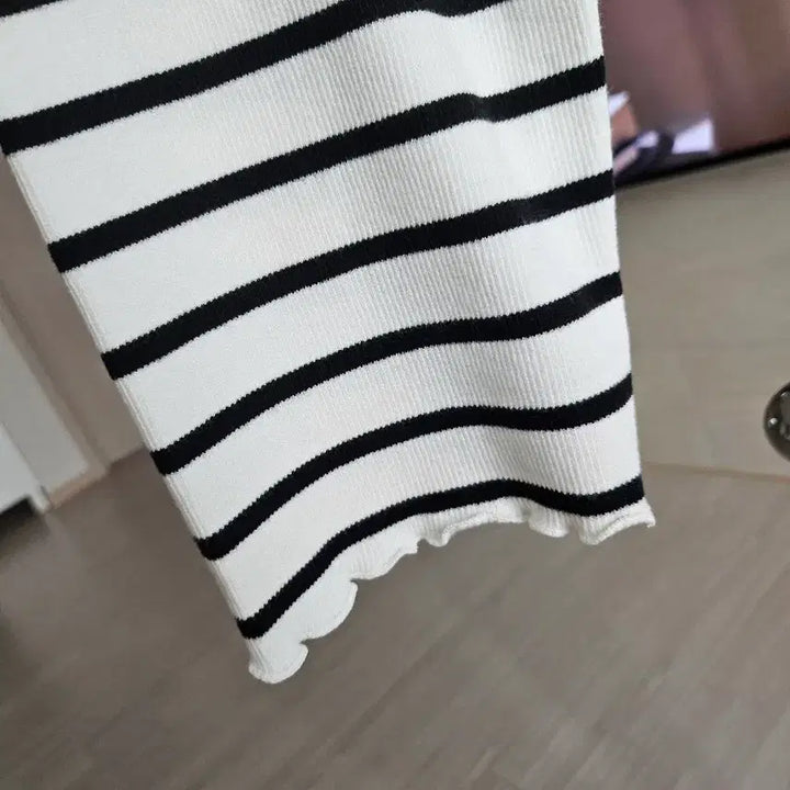 [BUNJANG] MaybeBaby Dearist Stripe Crop Top / (화이트) 메이비베이비 디어리스트 스트라이프 크롭티