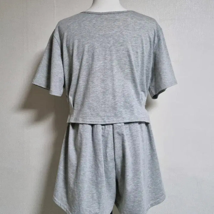 [BUNJANG] Gray T-shirt and Shorts Set / 회색 반팔 티셔츠 반바지 세트