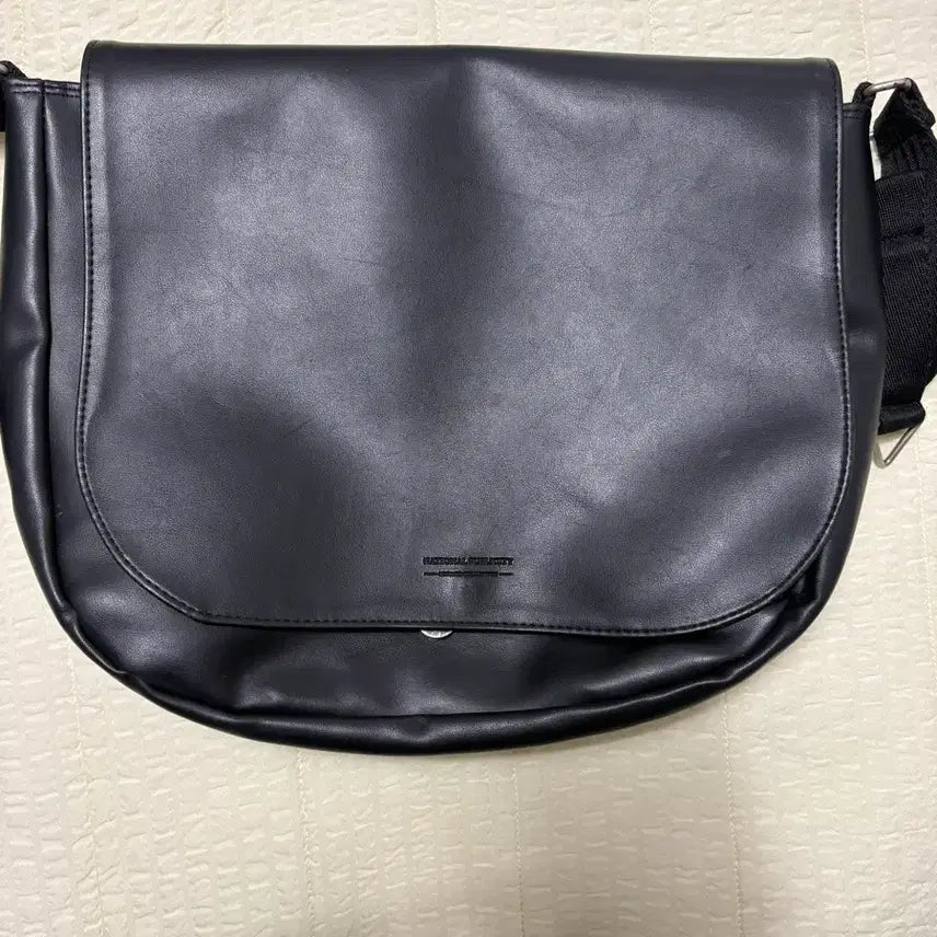[BUNJANG] National Publicity Black Leather Crossbody Bag / 내셔널퍼블리시티 블랙 가죽 크로스백
