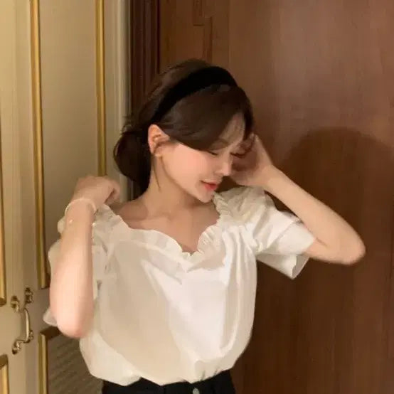 [BUNJANG] Without Summer Miel Blouse / 위드아웃썸머 미엘 블라우스 (화이트,블랙)