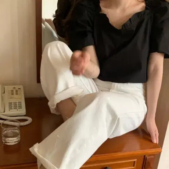 [BUNJANG] Without Summer Miel Blouse / 위드아웃썸머 미엘 블라우스 (화이트,블랙)