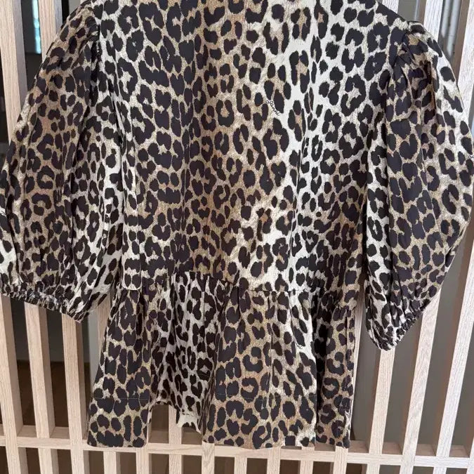 [BUNJANG] GANNI Leopard Poplin Peplum Blouse / GANNI 가니 레오파드 포플린 페플럼 블라우스 셔츠