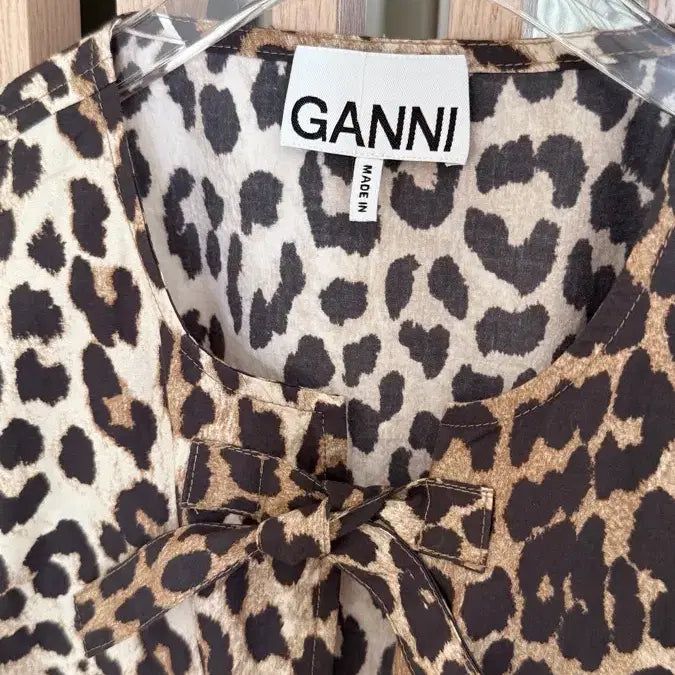 [BUNJANG] GANNI Leopard Poplin Peplum Blouse / GANNI 가니 레오파드 포플린 페플럼 블라우스 셔츠