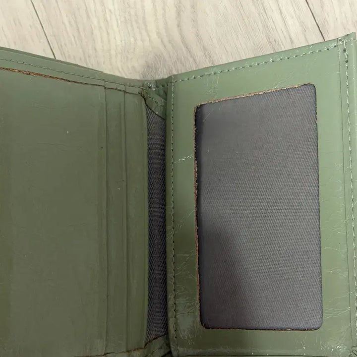 [SOLD OUT] 투아모 Bella Frame Wallet 벨라 프레임 반지갑  올리브