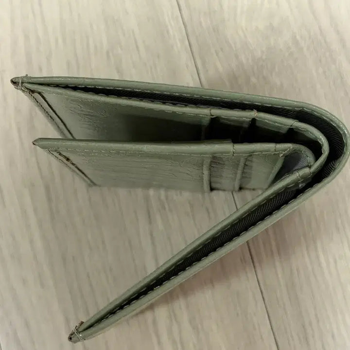 [SOLD OUT] 투아모 Bella Frame Wallet 벨라 프레임 반지갑  올리브