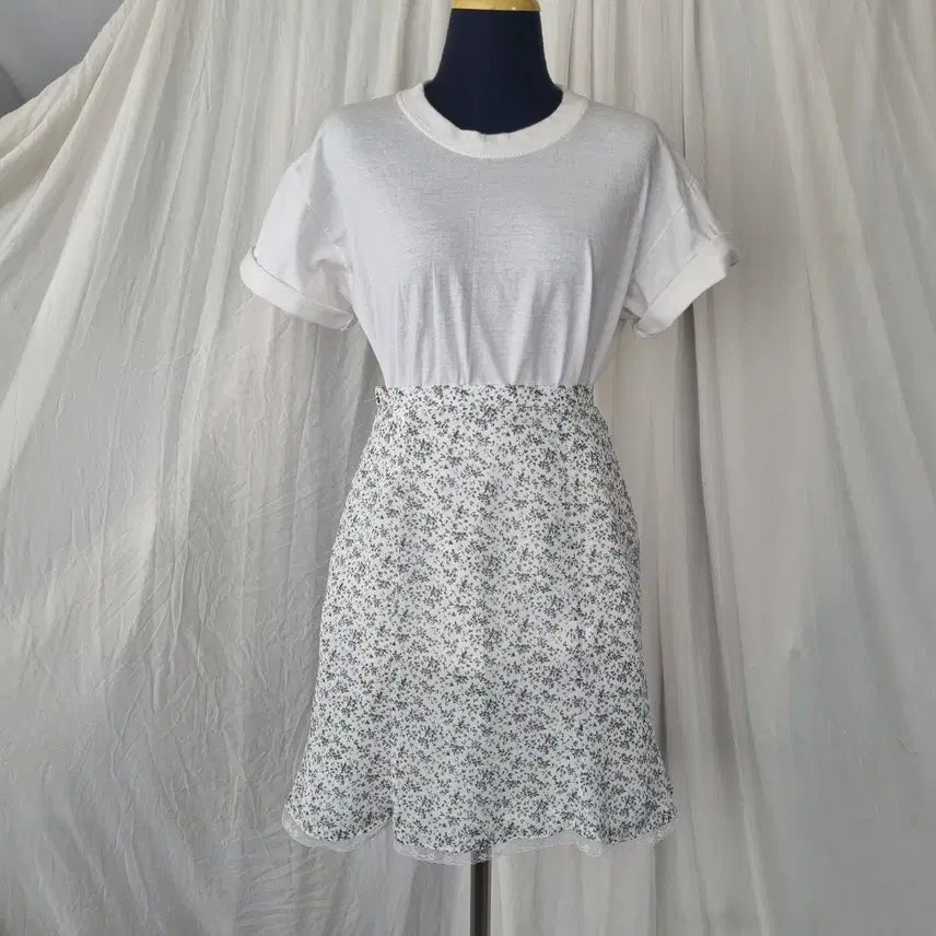 [BUNJANG] VANTER PC Floral Lace Mini Skirt / 플라워 레이스 미니 스커트