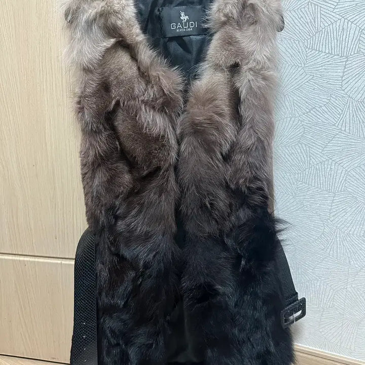 [BUNJANG] Gaudi Fox Fur Vest / 가우디 폭스 퍼 베스트