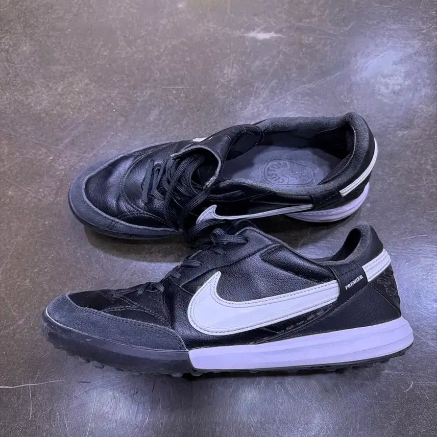 [SOLD OUT] 나이키 프리미어 3 TF 풋살화 275