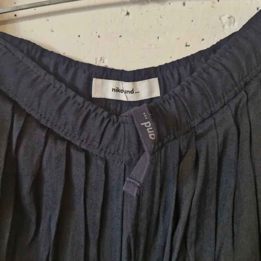 [BUNJANG] Niko And Wide Pleated Culotte Pants / Niko And 니코앤드 와이드 플리츠 큐롯 팬츠