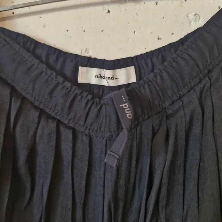 [BUNJANG] Niko And Wide Pleated Culotte Pants / Niko And 니코앤드 와이드 플리츠 큐롯 팬츠