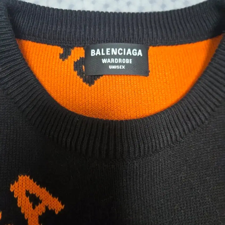 [BUNJANG] Balenciaga All Over Logo Thick Knit Sweater / 발렌시아가 올오버 로고 두툼한니트 블랙 오렌지 XL