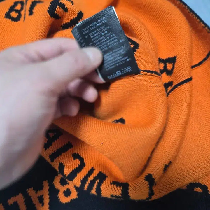 [BUNJANG] Balenciaga All Over Logo Thick Knit Sweater / 발렌시아가 올오버 로고 두툼한니트 블랙 오렌지 XL