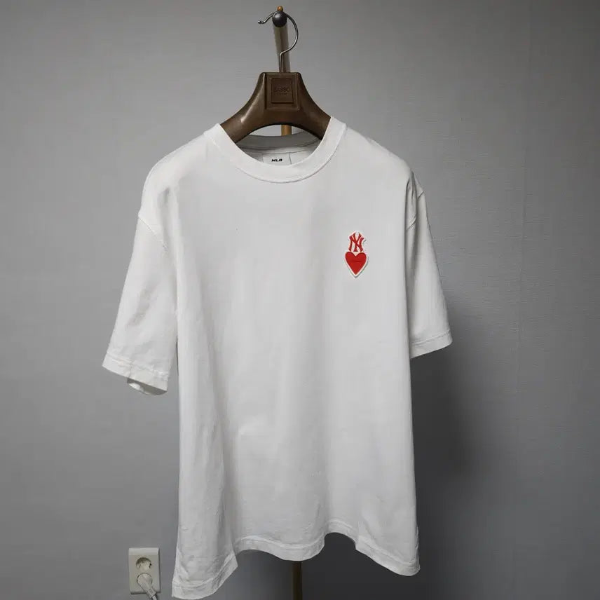 [BUNJANG] MLB Heart Small Logo Oversized T-shirt / L ) MLB 하트 스몰로고 오버핏 반팔티