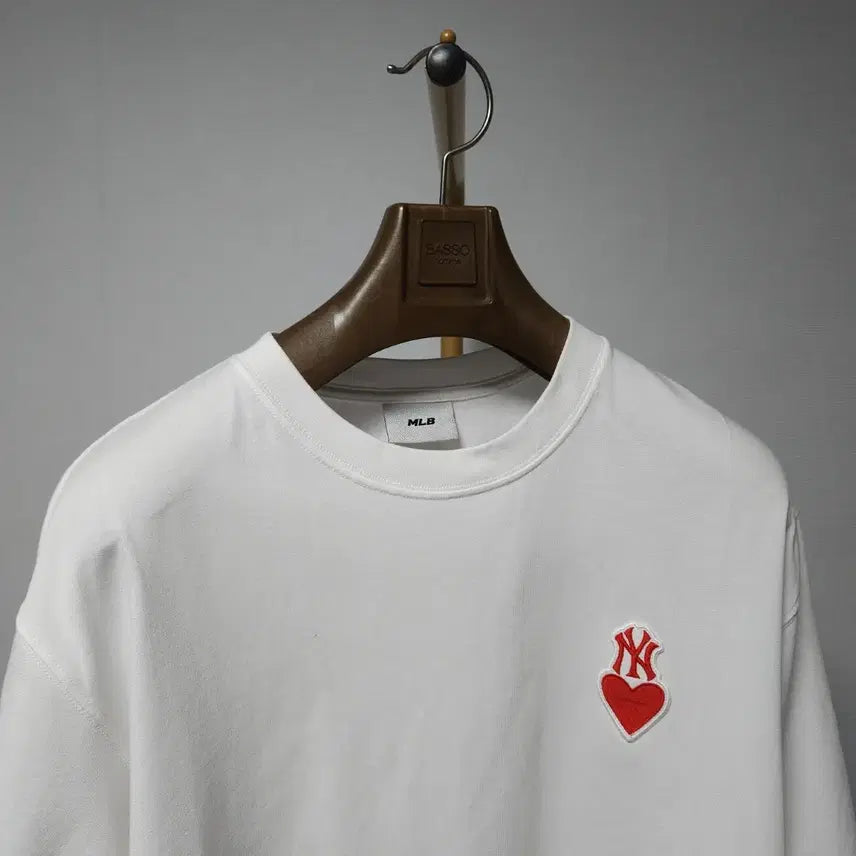 [BUNJANG] MLB Heart Small Logo Oversized T-shirt / L ) MLB 하트 스몰로고 오버핏 반팔티