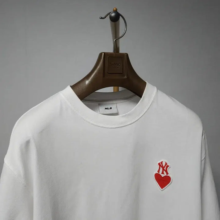[BUNJANG] MLB Heart Small Logo Oversized T-shirt / L ) MLB 하트 스몰로고 오버핏 반팔티