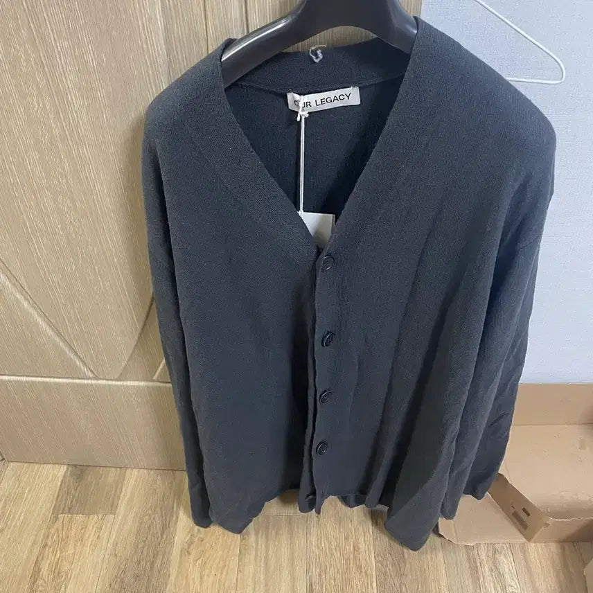 [BUNJANG] Our Legacy Silk Cardigan (Size 50) / 아워레가시 실크 가디건 50