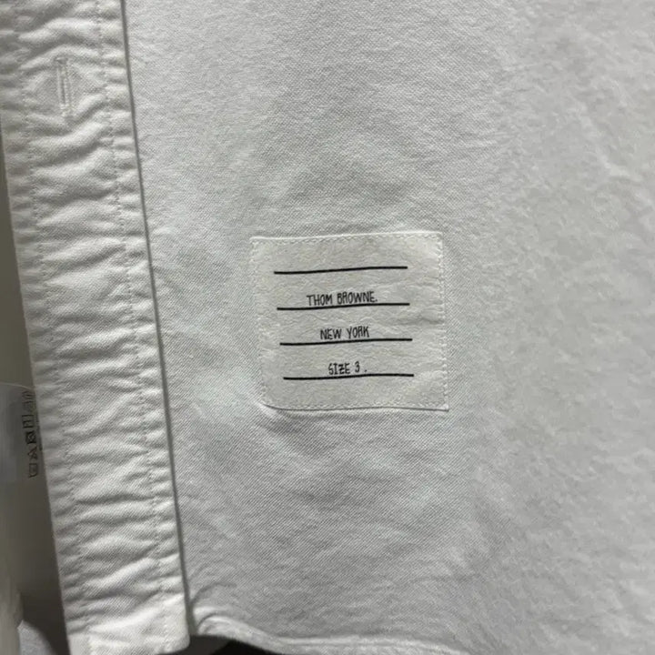 [SOLD OUT] 톰브라운 회색 사선 완장 셔츠 3