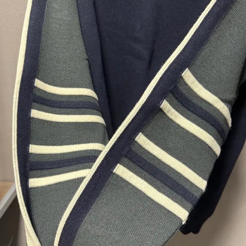 [BUNJANG] Hermès Runway Cashmere Crewneck Knit Sweater / 에르메스 런웨이 캐시미어 크루넥 니트 네이비 그린 M