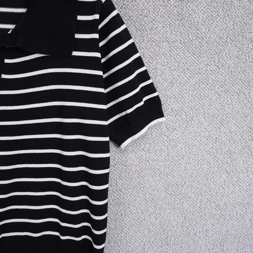 [BUNJANG] Casual Striped Slit-Neck Short-Sleeve Knit Top / 여성 캐주얼 스트라이프 트임넥 반팔 니트 free