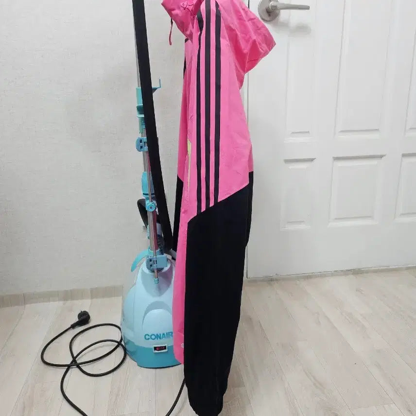 [BUNJANG] Adidas Juventus Rain Jacket / (105~110)XL우주매물 아디다스 유벤투스 [연핑검]레인자켓 바람막이