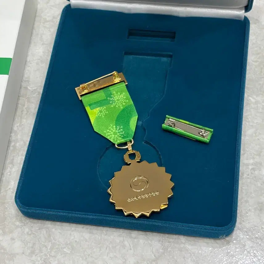 [BUNJANG] Pyeongchang Olympics Badge Medal / 평창올림픽 기장메달 판매합니다.