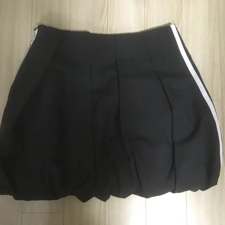 [BUNJANG] Adidas Balloon Skirt / 아디다스 벌룬 스커트