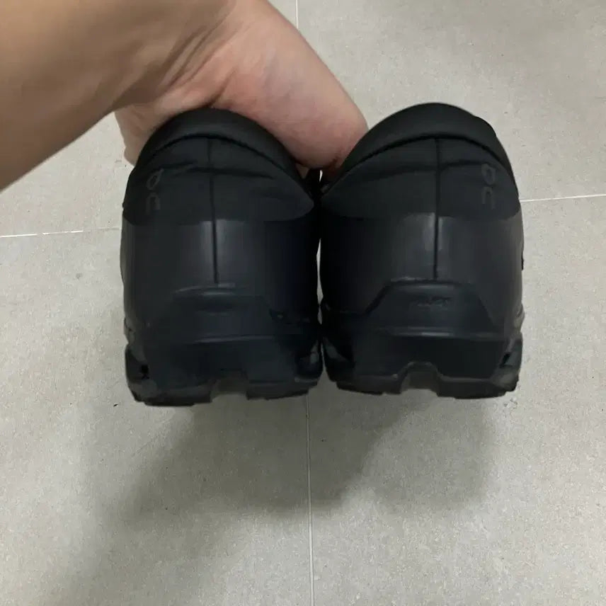 [SOLD OUT] [280] 파프 온러닝 클라우드벤쳐 피크 올블랙