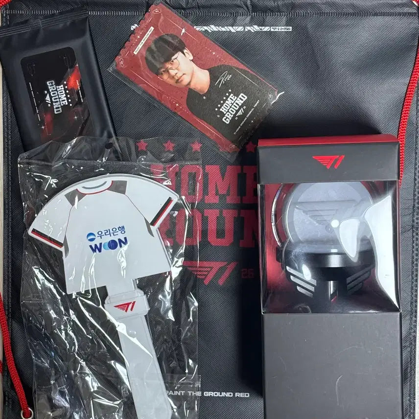 [SOLD OUT] T1 공식 응원봉 + 홈그라운드 2일차 굿즈 세트