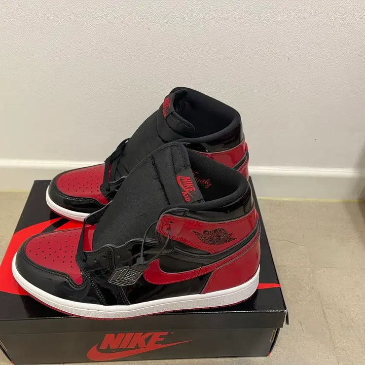 [BUNJANG] Nike Jordan 1 Retro High OG Patent Bred 280 Sneakers / (새상품) 조던 1 레트로 하이 OG 페이턴트 브레드 280