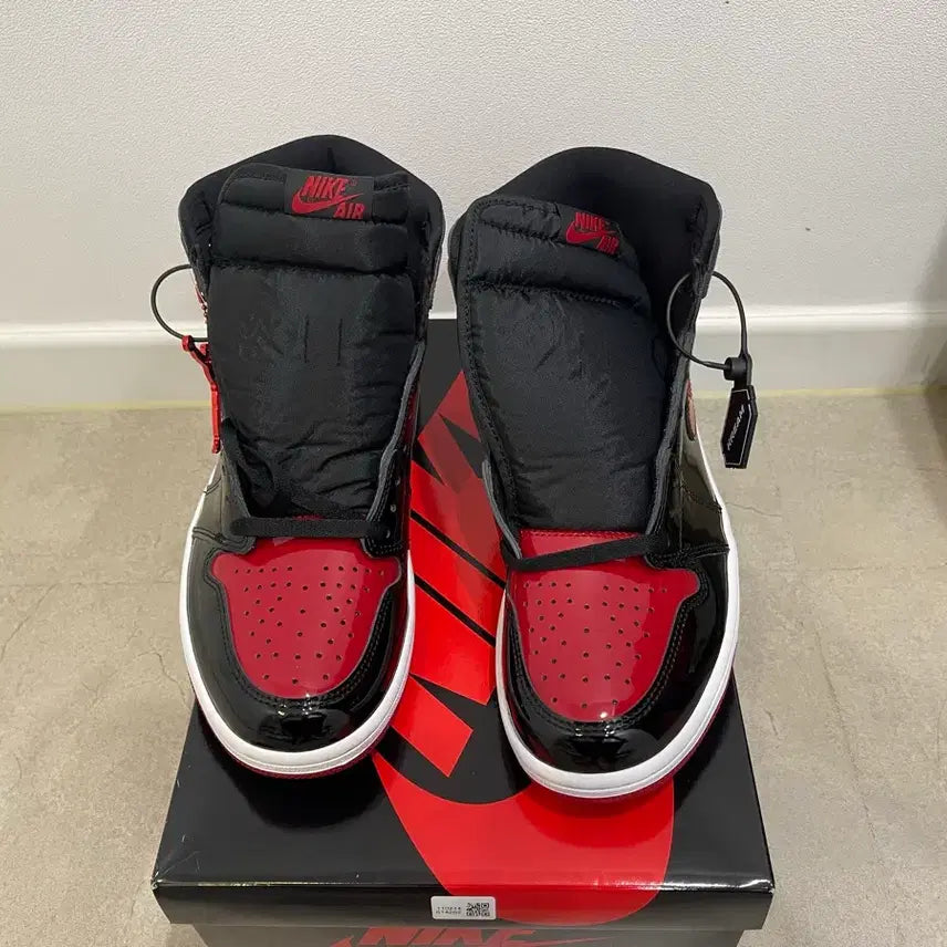 [BUNJANG] Nike Jordan 1 Retro High OG Patent Bred 280 Sneakers / (새상품) 조던 1 레트로 하이 OG 페이턴트 브레드 280