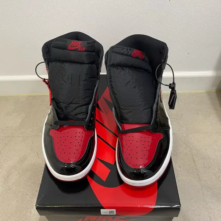 [BUNJANG] Nike Jordan 1 Retro High OG Patent Bred 280 Sneakers / (새상품) 조던 1 레트로 하이 OG 페이턴트 브레드 280