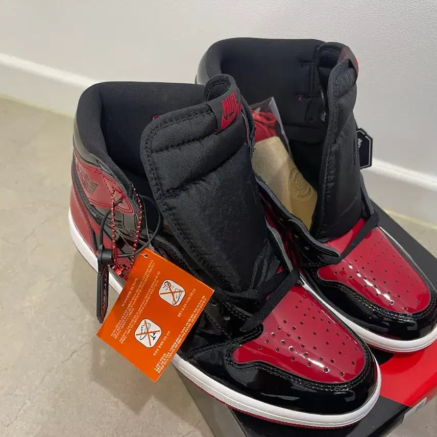 [BUNJANG] Nike Jordan 1 Retro High OG Patent Bred 280 Sneakers / (새상품) 조던 1 레트로 하이 OG 페이턴트 브레드 280
