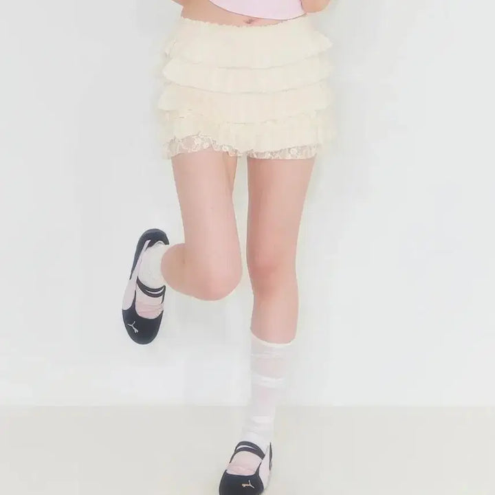 [BUNJANG] Illygo Ruffle Skirt Pants Ivory S / 일리고 캉캉 프릴 스커트 팬츠 아이보리 s
