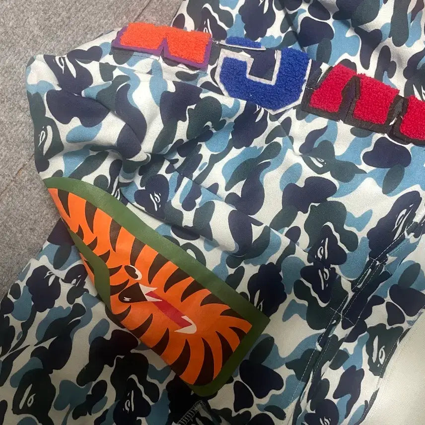 [BUNJANG] BAPE Blue Camo Shark Hoodie Zip-up / 베이프 블루 카모 샤크 후드집업