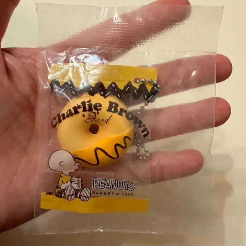 [BUNJANG] Snoopy Charlie Brown Donut Bread Keyring / 스누피 가챠  찰리브라운 도넛빵 키링 새상품