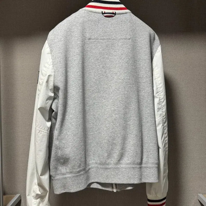 [BUNJANG] Moncler Gamma Blue Embroidered Logo Jacket Gray L / 몽클레어 감마블루 자수 로고 자켓 그레이 L