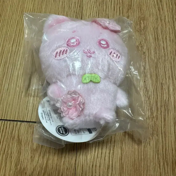 [BUNJANG] Chiikawa Hachiware Cherry Blossom Plush Toy / 치이카와 벚꽃 하치와레 미개봉 새상품